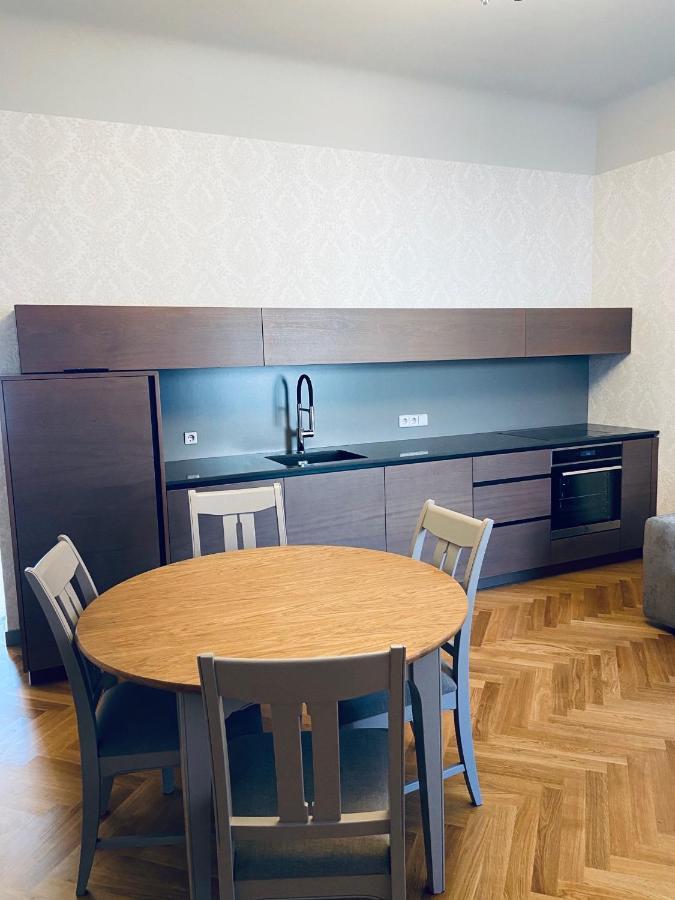 Roze Republikas Apartments Liepāja Exteriör bild